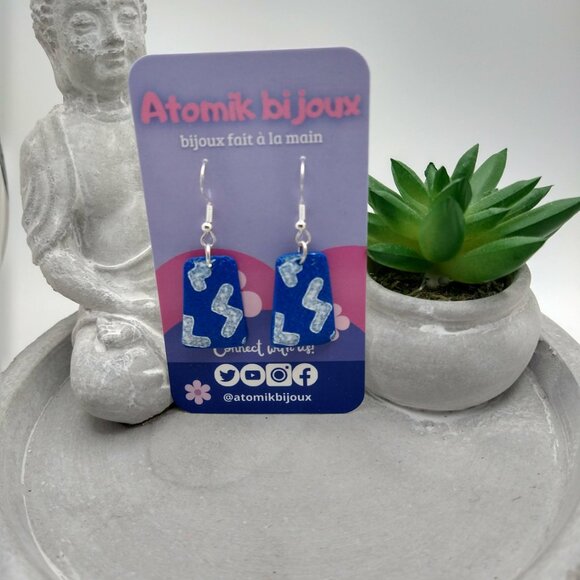 Handmade blue color polymer clay earrings. Boucles d'oreilles fait à la main - Picture 2 of 6